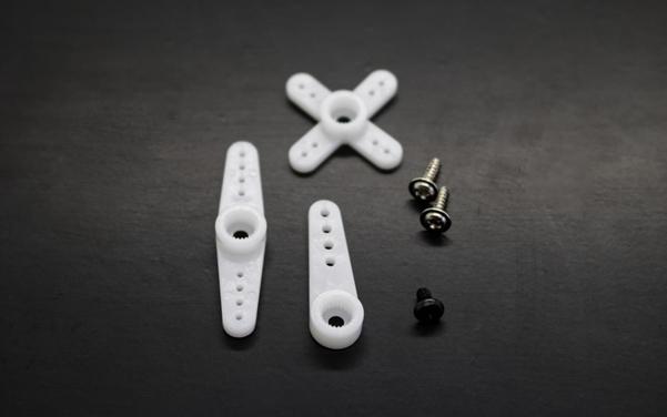 KST DS213 V8 Servo – Bild 2