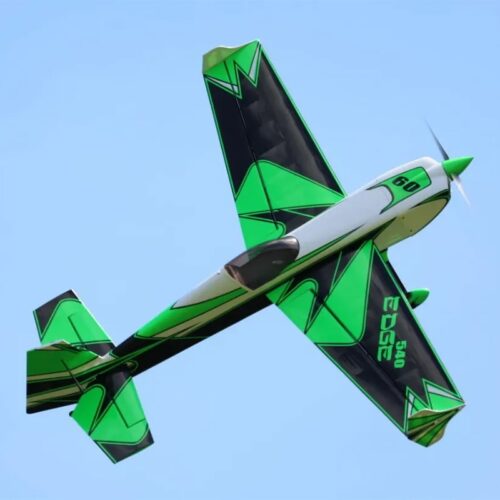 OMP Edge 540 ARF 1,52 m Gelb Seitenansicht im Flug