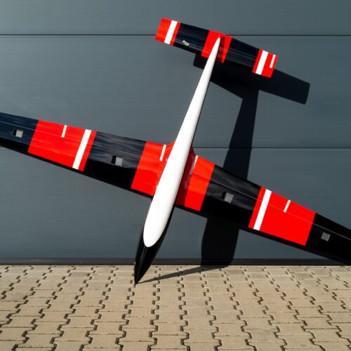Unterseite des Tomahawk KOBUZ Carbon 3,20 m in Rot-Schwarz