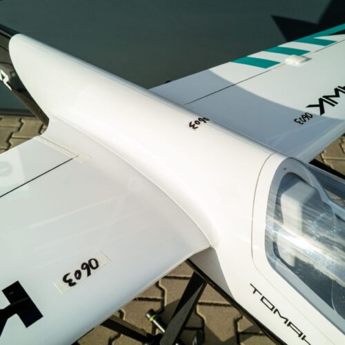 Tragflächenanschluss am Rumpf des Tomahawk KOBUZ Carbon
